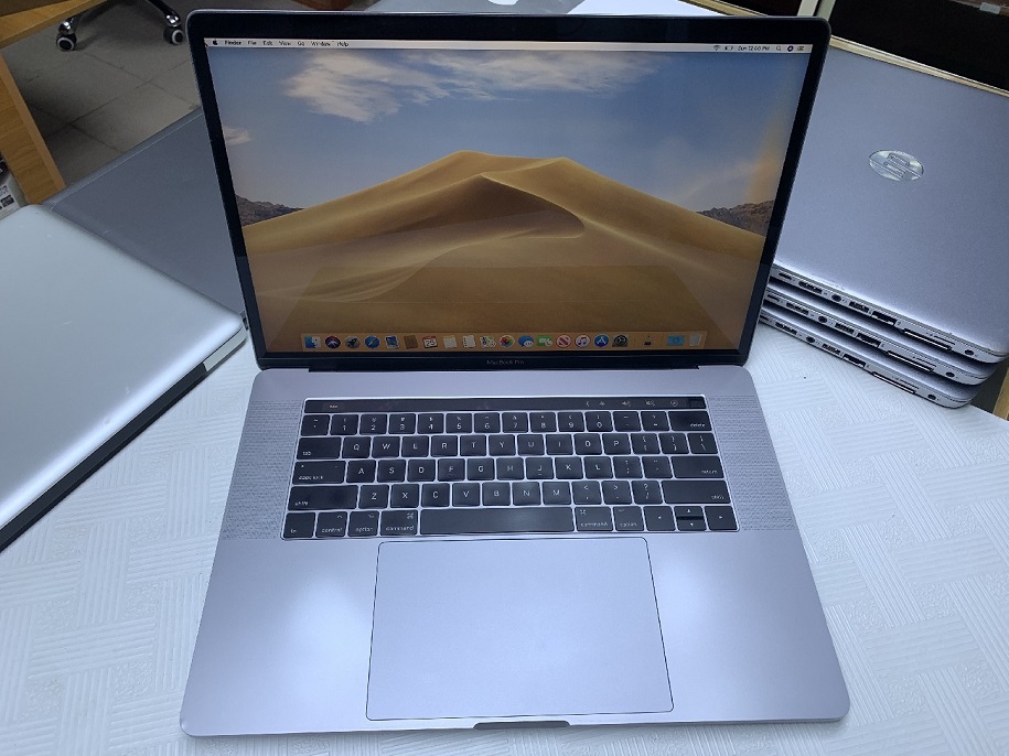 2017 Apple MacBook Pro — 15.4” — Core i7-7700HQ up to 3.8GHz - 2GB Radeon Dedicated Video Memory